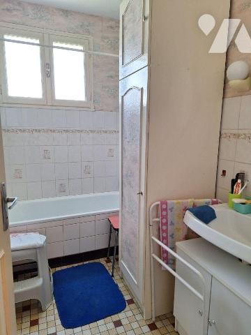 A Vendre, à SAINT DENIS DE GASTINES (53500), en Mayenne.
Une Maison à usage d'habitation, comp...