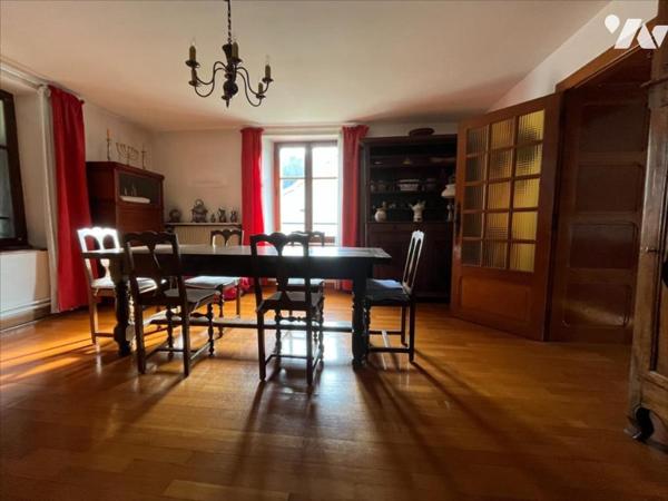 MAISON AVEC DU CACHET A COLOMBIER FONTAINE