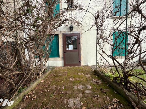 MAISON AVEC DU CACHET A COLOMBIER FONTAINE