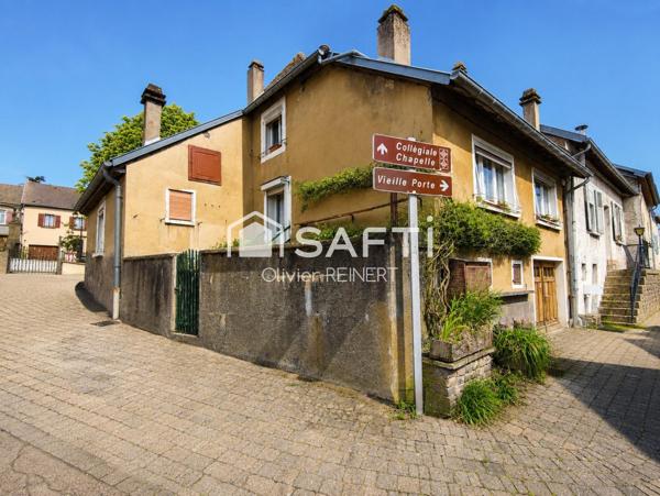Maison sur la place du village