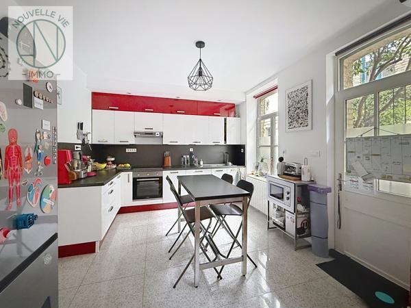 Maison
                                                                                                                                                                                                                                                                                                                        5 pièce(s)                                                                                                                                                                                                          4 chambre(s)                                                                                                                                                                                                          95  m²