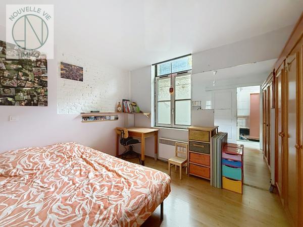 Maison
                                                                                                                                                                                                                                                                                                                        5 pièce(s)                                                                                                                                                                                                          4 chambre(s)                                                                                                                                                                                                          95  m²