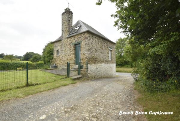 Maison en pierre de 66 m² avec cachet – À deux pas du bourg de Saint-Hilaire-du-Harcouët