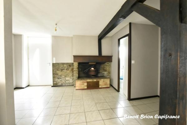 Maison en pierre de 66 m² avec cachet – À deux pas du bourg de Saint-Hilaire-du-Harcouët