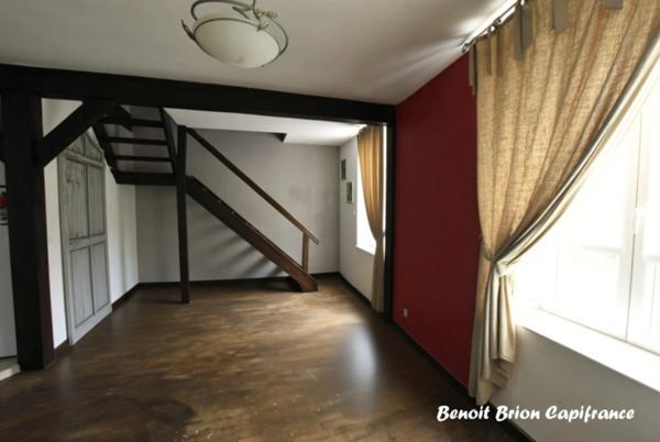 Maison en pierre de 66 m² avec cachet – À deux pas du bourg de Saint-Hilaire-du-Harcouët