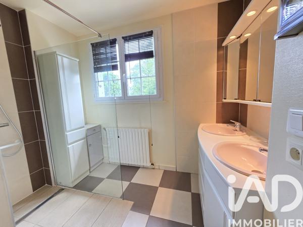 Maison à vendre 6 pièces 126,08 m² Savigny-Lévescault