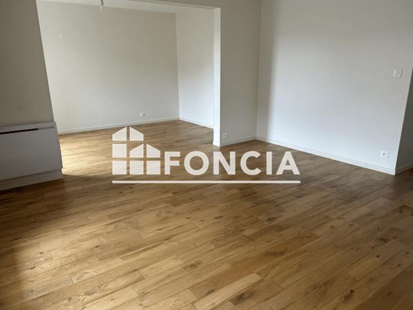 Location Appartement 4 pièces 90 m² - 7 RUE LANGLOIS Niort 79000