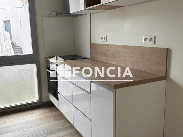 Location Appartement 4 pièces 90 m² - 7 RUE LANGLOIS Niort 79000