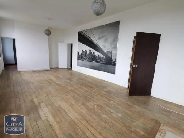 Appartement à louer 2 pièces 70.1m² Laon (02000)