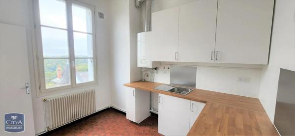 Appartement à louer 2 pièces 70.1m² Laon (02000)