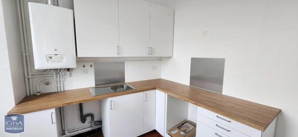 Appartement à louer 2 pièces 70.1m² Laon (02000)