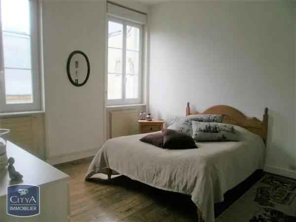 Appartement à louer 2 pièces 70.1m² Laon (02000)