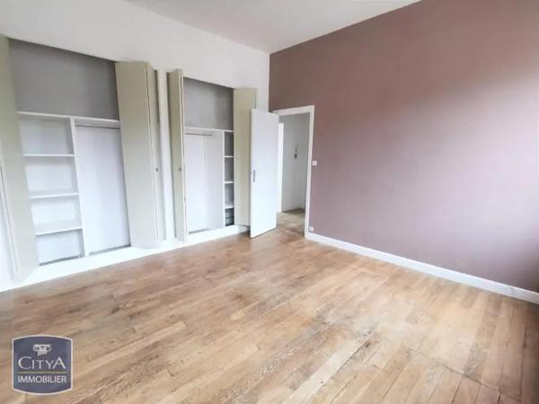 Appartement à louer 2 pièces 70.1m² Laon (02000)