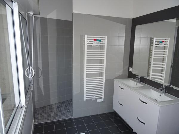 Échoppe rénovée 4 pièces 100 m2 avec petit garage