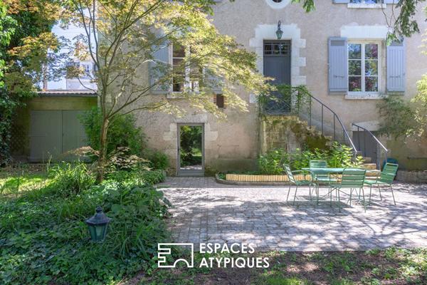 Maison de caractère et jardin bucolique en centre-ville