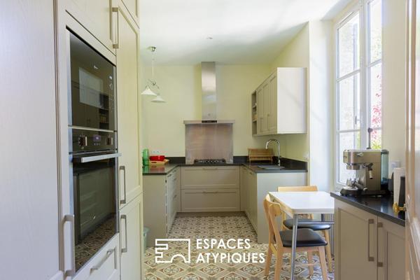Maison de caractère et jardin bucolique en centre-ville