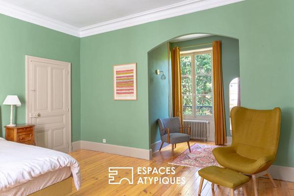Maison de caractère et jardin bucolique en centre-ville