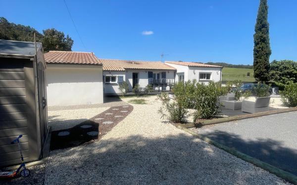 Maison à vendre    4 pièces •  Alairac