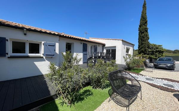 Maison à vendre    4 pièces •  Alairac