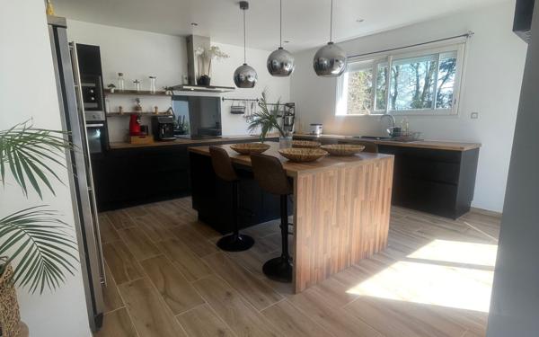 Maison à vendre    4 pièces •  Alairac