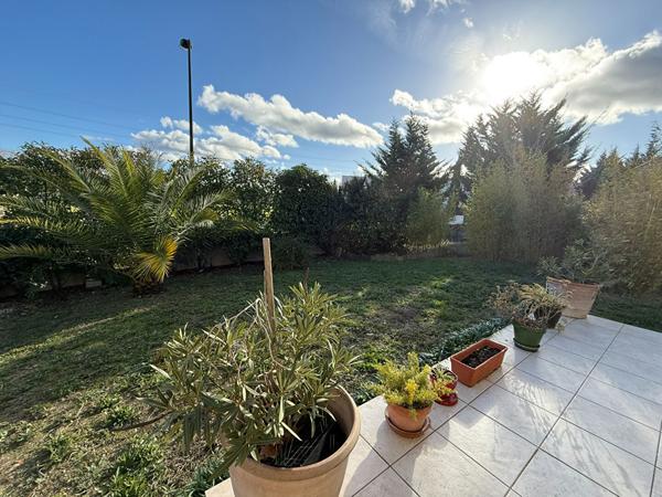 Maison de 90 m² avec terrain et garage située aux Terrasses de Prat Mary à Carcassonne, vendue louée