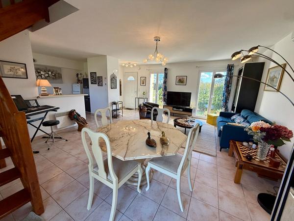 Maison de 90 m² avec terrain et garage située aux Terrasses de Prat Mary à Carcassonne, vendue louée