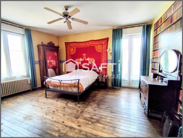 Maison bourgeoise semi individuelle 4 voir 5 chambres