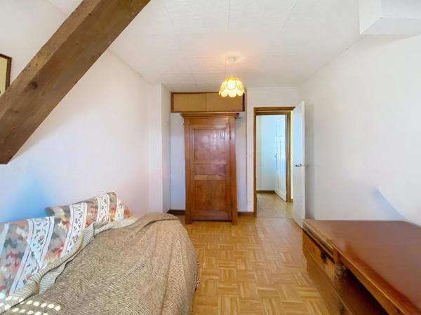 Maison familiale avec jardin et garage