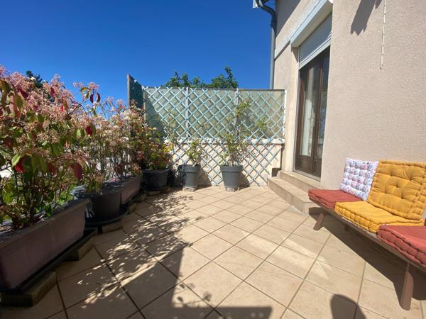 Maison familiale avec jardin et garage