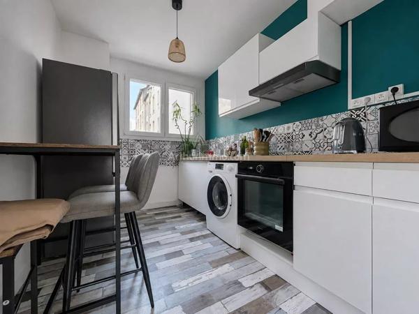 Vente                                                      Appartement
                        
                     3 pièces                      53 m2                     à Reims