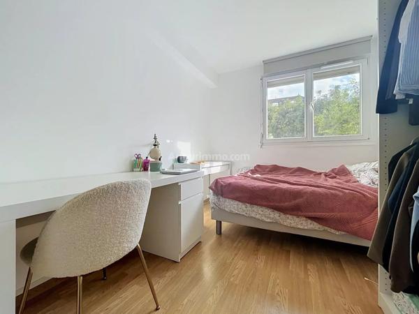 Vente                                                      Appartement
                        
                     3 pièces                      53 m2                     à Reims