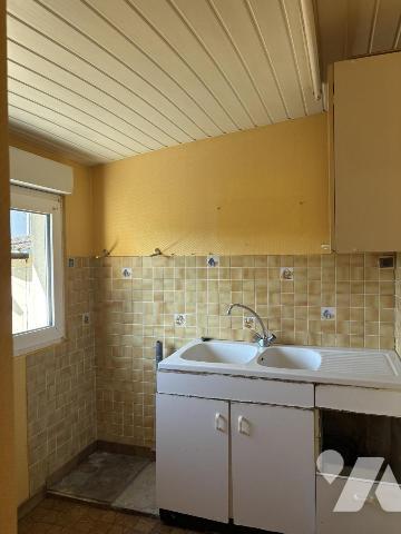 REZE - A VENDRE - Maison avec jardin et dépendances