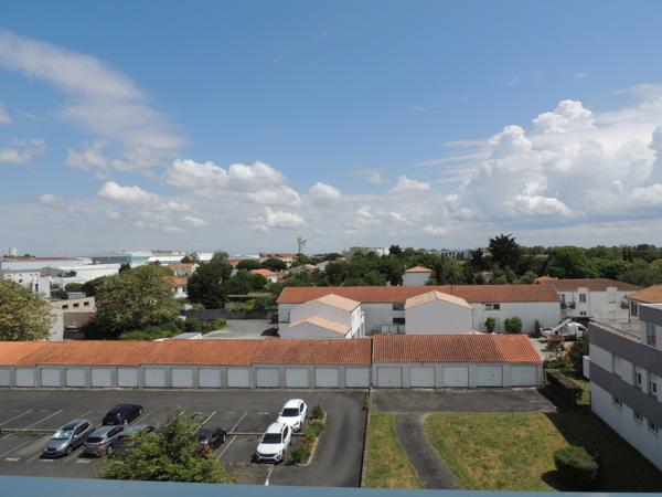 Appartement  3 pièce(s)  2 chambre(s)  82 m²