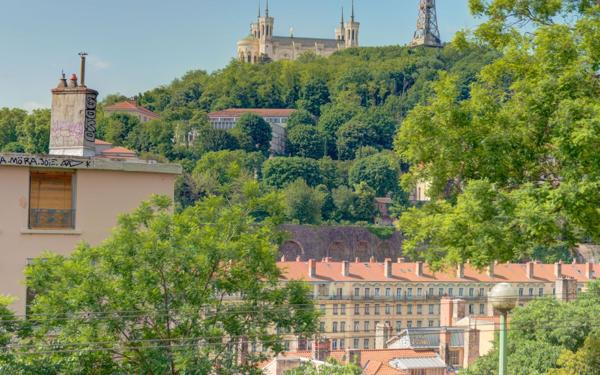 Appartement à vendre    4 pièces • 84,69 m2 Lyon 1