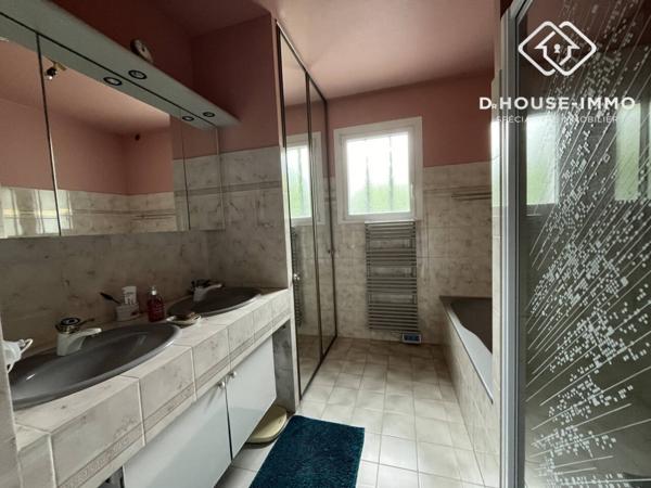 Maison à vendre 10 pièces de 197 m²