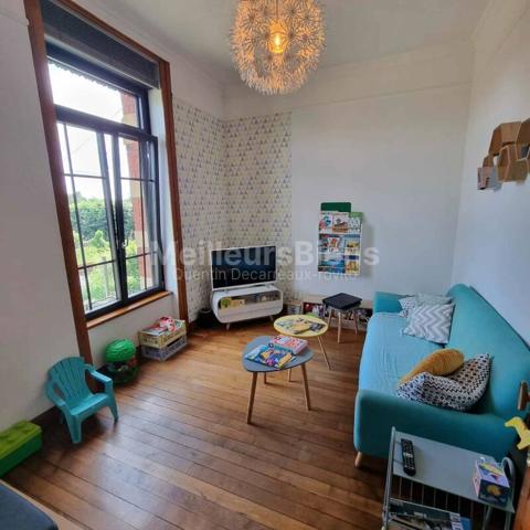 maison atypique avec terrain et garage