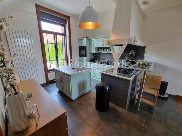 maison atypique avec terrain et garage