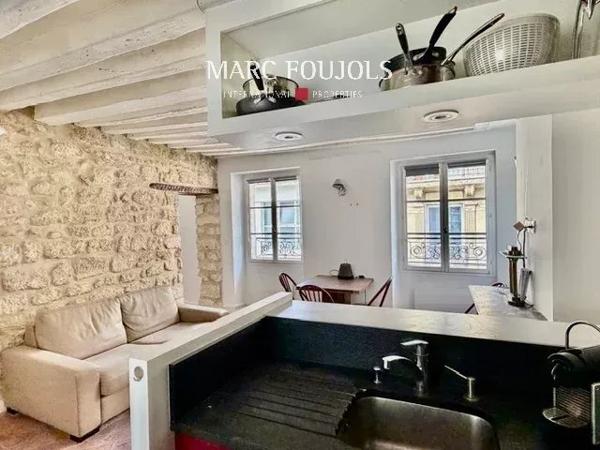 Paris VI – Saint-Germain-des-Prés – Deux-trois pièces en étage élevé
