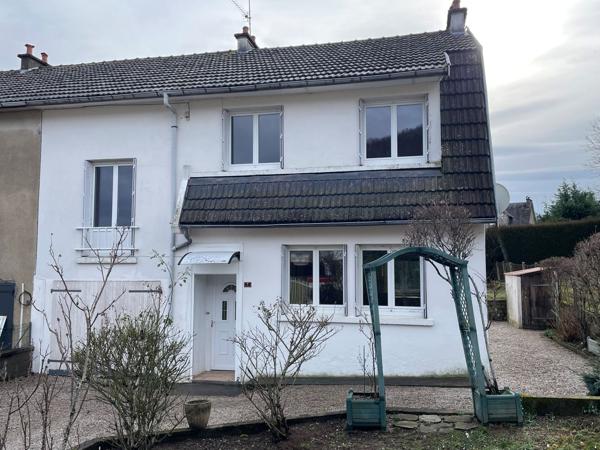 JOLIE MAISON A MENET AVEC TERRAIN Menet (15400)