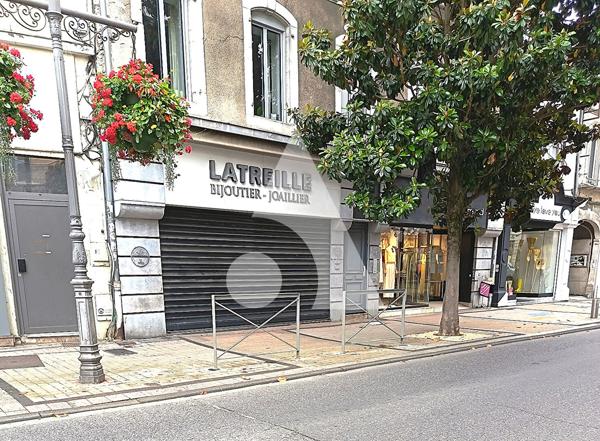Local commercial 2 pièces 92 m2
