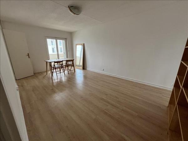 Appartement à louer 961 € CC LE BOUSCAT 3 p 70 m² DPE D