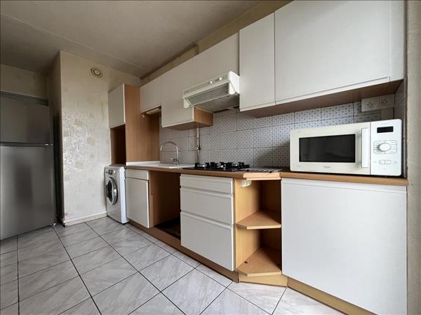 Appartement à louer 961 € CC LE BOUSCAT 3 p 70 m² DPE D