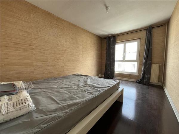 Appartement à louer 961 € CC LE BOUSCAT 3 p 70 m² DPE D