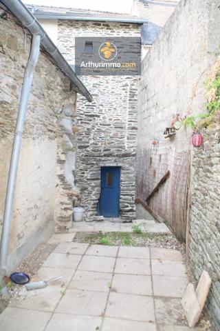 Vente                                                      Maison
                        
                     4 pièces                      100 m2                     à Josselin