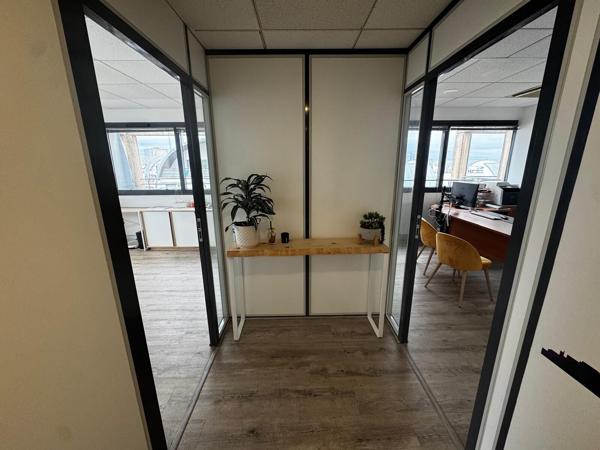 Bureaux à vendre à Cergy lumineux avec ascenseur et vue dégagée