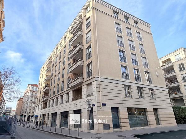 Bureaux à vendre Lyon 3ème Préfecture accès indépendant terrasse privative