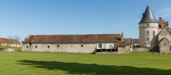 CHÂTEAU D'EXCEPTION DES XVe ET XIXe SIÈCLES DOMAINE DE 108 HECTARES, MONUMENT HISTORIQUE, HAUTE-VIENNE Le dorat
