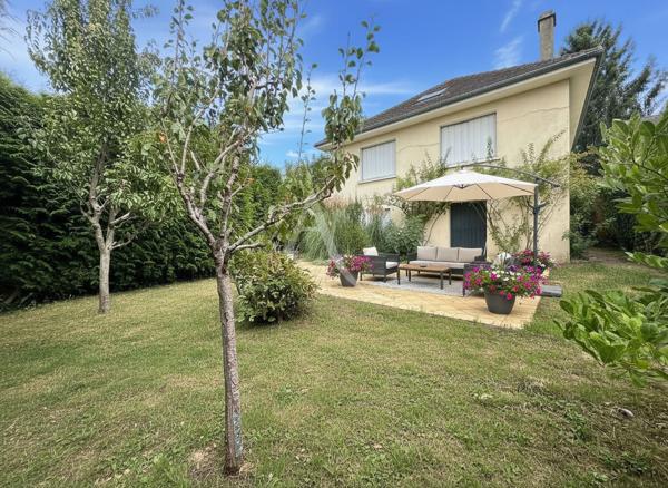 SERRIS BOURG - Env. 160 m² - 4 chambres - Terrain 588 m²