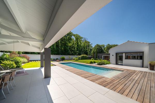 Maison d'architecte 190m² avec piscine et prestations haut de gamme ? Proche centre-ville Challans