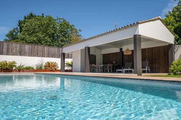 Maison d'architecte 190m² avec piscine et prestations haut de gamme ? Proche centre-ville Challans